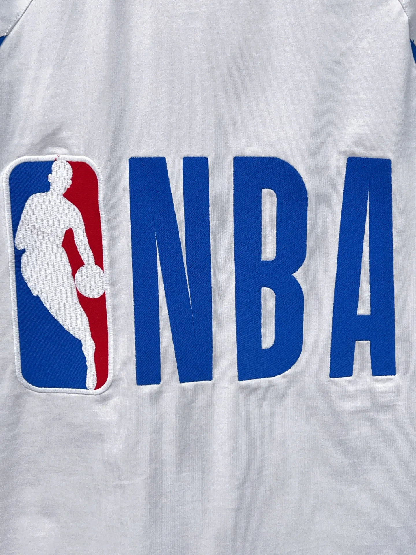 💰P140（ : ） 【 . Quality】BALENCI*GA/ SS 26New Arrival NBA Series T 。 ， NBASeries 。 ， 。 SS 26 New Arrival。 ， 。 。 Authentic ， 。 。 260 ， . ， 。 。 。 ， ， 。 。 。 OS . Same Style ：BL 263760 ：Black，White，Red Size：XS S M L ：BL 263760